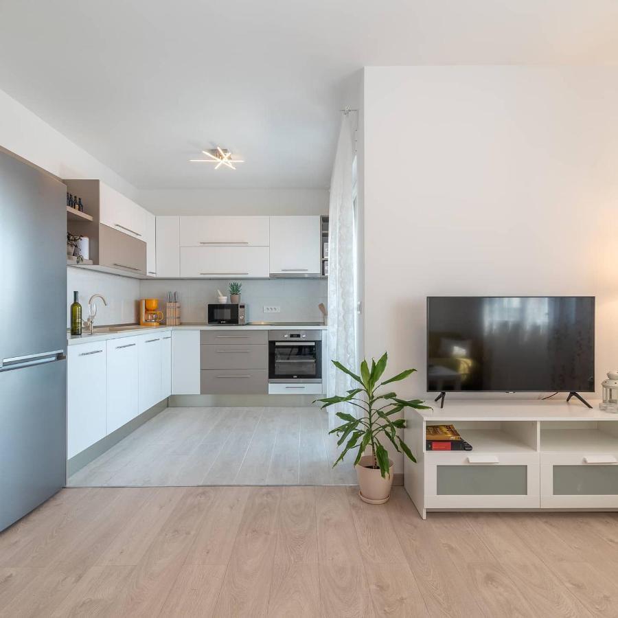 Ferienwohnung Apartman Lotos Trogir Exterior foto
