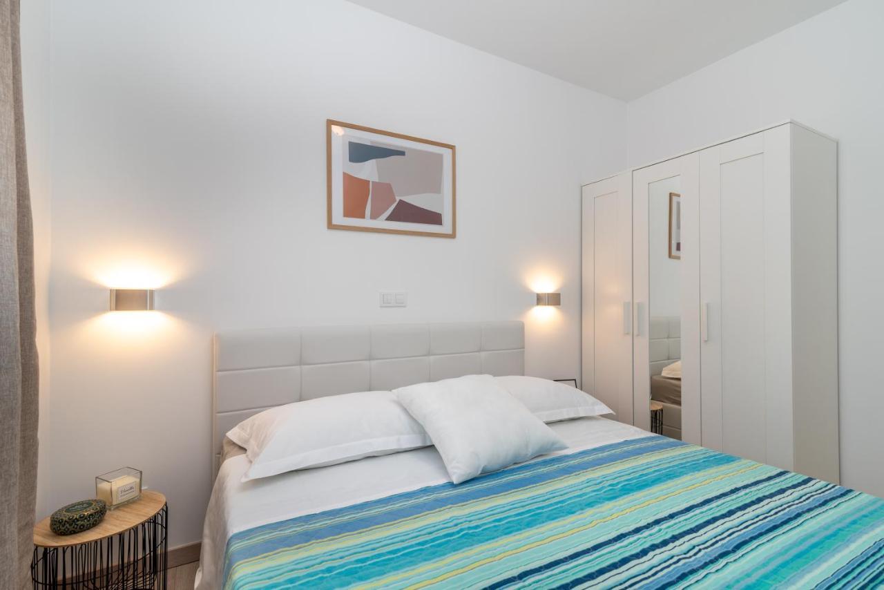 Ferienwohnung Apartman Lotos Trogir Exterior foto